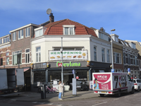 901535 Afbeelding van de herinrichting van Eethuis en Pizzeria Mevlana (Kanaalstraat 53) te Utrecht; de zaak wordt ...